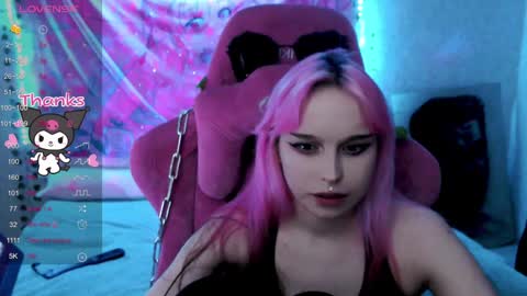Snapshot of pineapple_dope chatting on 20, 12, 2024 Nancy online show from 20, 12, 2024