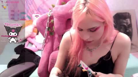 Snapshot of pineapple_dope chatting on 1, 3, 2025 Nancy online show from 1, 3, 2025