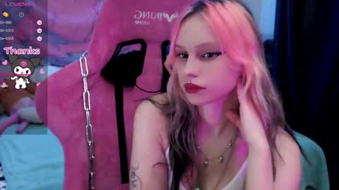 Snapshot of pineapple_dope chatting on 12, 9, 2025 Nancy online show from 12, 9, 2025