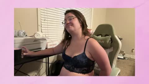 Snapshot of pineappleprincess1 chatting on 31, 5, 2026 Pineapple Princess online show from 31, 5, 2026