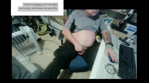 Snapshot of pini_z chatting on 23, 12, 2024 pini_z online show from 23, 12, 2024