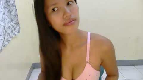 Snapshot of pink_bubbles011 chatting on 6, 7, 2026 pink_bubbles011 online show from 6, 7, 2026