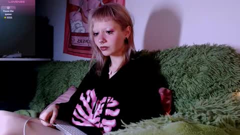 Snapshot of pink_k1tty chatting on 1, 10, 2025 pink_k1tty online show from 1, 10, 2025