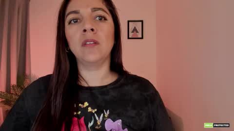 Snapshot of pink_kitten_ chatting on 7, 11, 2025 Eli online show from 7, 11, 2025