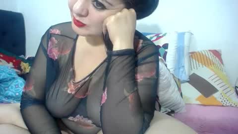 Snapshot of pinkafroditaxx chatting on 10, 10, 2025 pinkafroditaxx online show from 10, 10, 2025