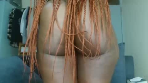 Snapshot of pinklover2003 chatting on 25, 4, 2026 Serena online show from 25, 4, 2026