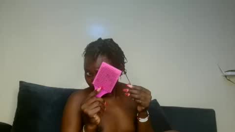 Snapshot of pinklover2003 chatting on 18, 5, 2026 Serena online show from 18, 5, 2026