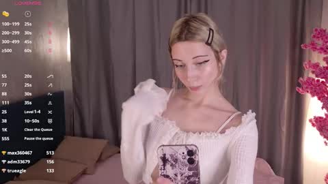 Snapshot of pinky_p1e69 chatting on 4, 10, 2025 Elis online show from 4, 10, 2025
