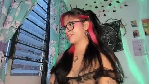 Snapshot of pinky_promiseex chatting on 2, 7, 2026 pinky_promiseex online show from 2, 7, 2026