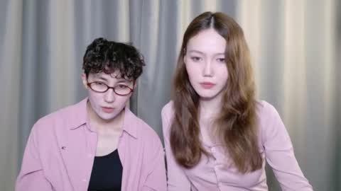 Li long hair and Ru short hair online show from 6, 6, 2026