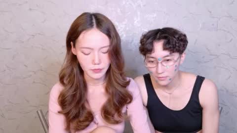 Li long hair and Ru short hair online show from 26, 7, 2026