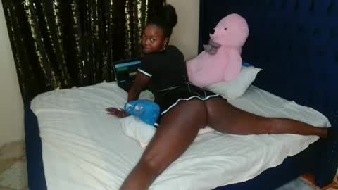 Snapshot of pinkysmiles chatting on 8, 3, 2025 Pinky online show from 8, 3, 2025