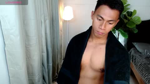 Snapshot of pinoymilker chatting on 2, 6, 2026 ethan online show from 2, 6, 2026