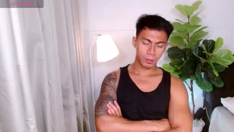 Snapshot of pinoymilker chatting on 5, 7, 2026 ethan online show from 5, 7, 2026