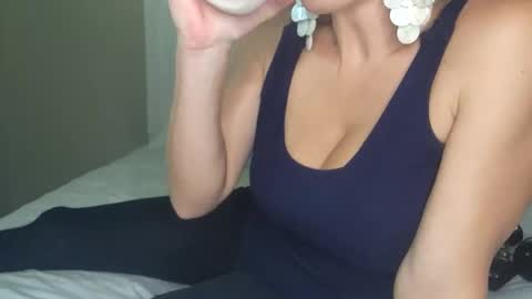 Snapshot of pippa33109 chatting on 25, 2, 2025 MILF Pippa online show from 25, 2, 2025