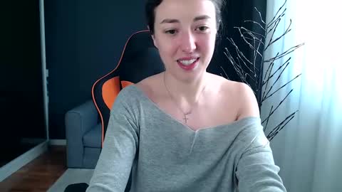 piscesgirl06 online show from 10, 1, 2025