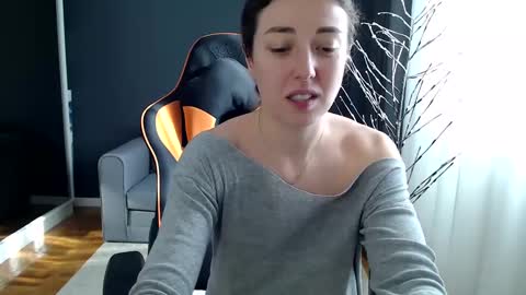 piscesgirl06 online show from 10, 1, 2025