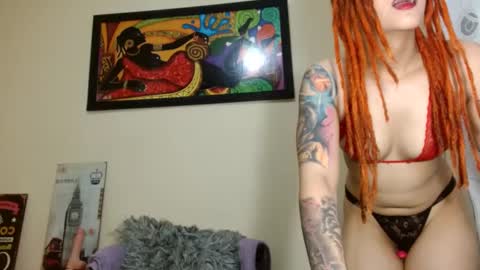 Snapshot of pitches_02 chatting on 1, 10, 2025 Alejandra online show from 1, 10, 2025
