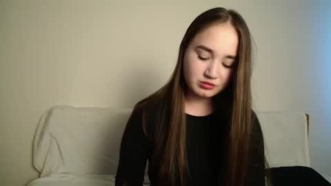 Snapshot of pixie____ chatting on 14, 5, 2026 Lily online show from 14, 5, 2026