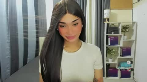 pixiedoll_ online show from 28, 6, 2026