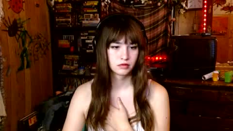 Izzy online show from 12, 11, 2025