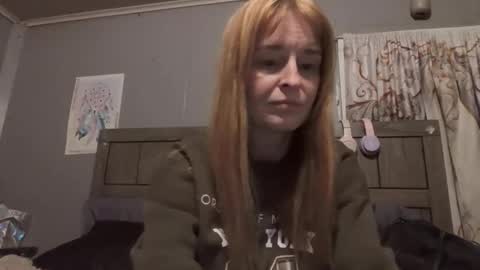 Snapshot of pizzedwife chatting on 10, 5, 2026 pizzedwife online show from 10, 5, 2026