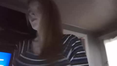 Snapshot of pizzedwife chatting on 22, 5, 2026 pizzedwife online show from 22, 5, 2026