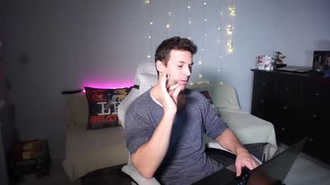 Snapshot of platinum_edition chatting on 26, 12, 2024 Arsenii online show from 26, 12, 2024