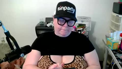 Snapshot of platinumpuzzy chatting on 6, 3, 2025 Platinum Puzzy online show from 6, 3, 2025