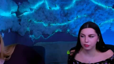 Snapshot of playful_sophie chatting on 22, 4, 2026 Sophie online show from 22, 4, 2026