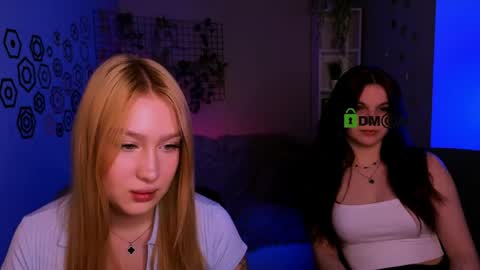 Snapshot of playful_sophie chatting on 25, 4, 2026 Sophie online show from 25, 4, 2026