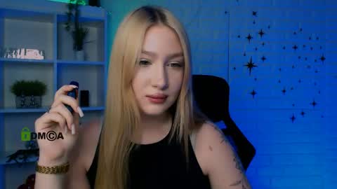 Snapshot of playful_sophie chatting on 26, 5, 2026 Sophie online show from 26, 5, 2026