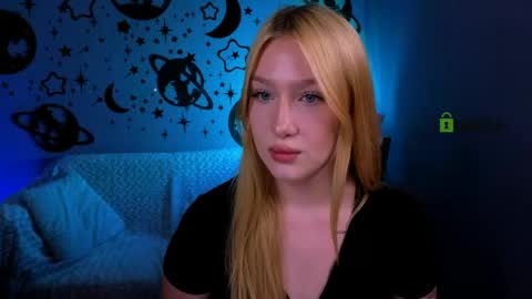 Snapshot of playful_sophie chatting on 2, 6, 2026 Sophie online show from 2, 6, 2026