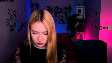 Snapshot of playful_sophie chatting on 7, 6, 2026 Sophie online show from 7, 6, 2026