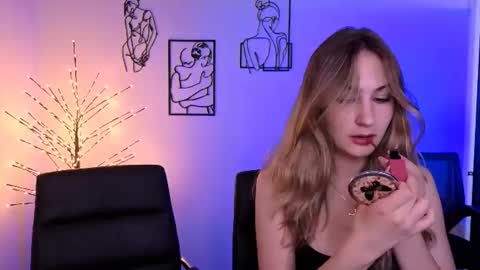 Snapshot of playful_sophie chatting on 14, 7, 2026 Sophie online show from 14, 7, 2026