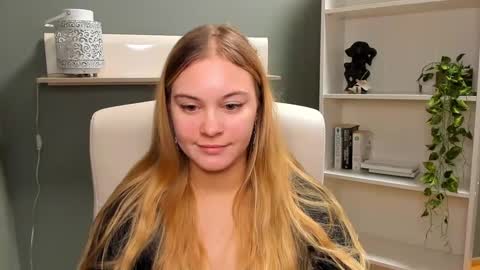 Snapshot of playgirl_valeria chatting on 21, 12, 2024 Valeria online show from 21, 12, 2024