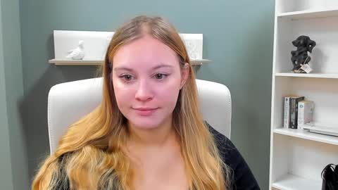 Snapshot of playgirl_valeria chatting on 5, 1, 2025 Valeria online show from 5, 1, 2025