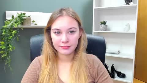 Snapshot of playgirl_valeria chatting on 12, 1, 2025 Valeria online show from 12, 1, 2025