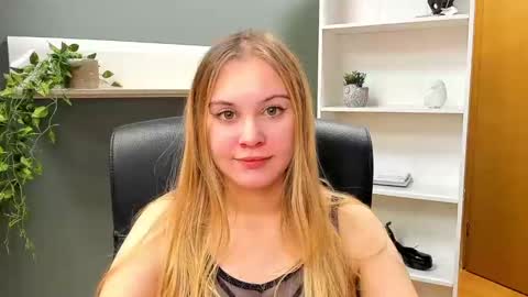 Snapshot of playgirl_valeria chatting on 12, 1, 2025 Valeria online show from 12, 1, 2025