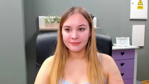 Snapshot of playgirl_valeria chatting on 2, 2, 2025 Valeria online show from 2, 2, 2025