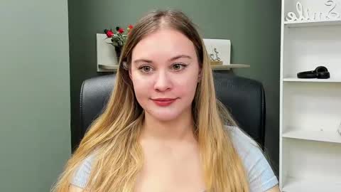 Snapshot of playgirl_valeria chatting on 8, 3, 2025 Valeria online show from 8, 3, 2025