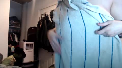 Snapshot of pleasantdinosaurus7537 chatting on 7, 10, 2025 pleasantdinosaurus7537 online show from 7, 10, 2025