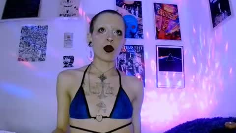 Snapshot of plutonbluemoon_999 chatting on 11, 6, 2026 online show from 11, 6, 2026