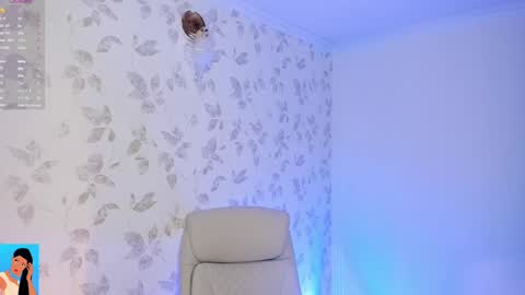 im vane Model Independet online show from 12, 3, 2025