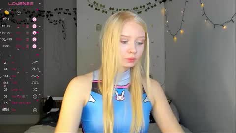Snapshot of pocet_barbie chatting on 20, 11, 2025 Mary online show from 20, 11, 2025
