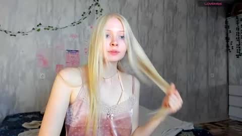 Snapshot of pocet_barbie chatting on 1, 8, 2026 Mary online show from 1, 8, 2026