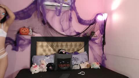 poison_pink online show from 2, 11, 2025