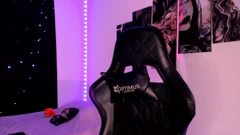 Willow                      Hours 12pm to 630pm Colombian time FRIDAY AND SUNDAY FREE DAYS online show from 3, 12, 2024