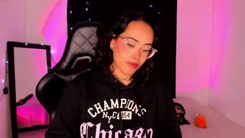 Willow                      Hours 12pm to 630pm Colombian time FRIDAY AND SUNDAY FREE DAYS online show from 8, 1, 2025