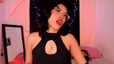 Willow                      Hours 12pm to 630pm Colombian time FRIDAY AND SUNDAY FREE DAYS online show from 19, 2, 2025